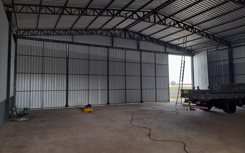 HANGAR 2